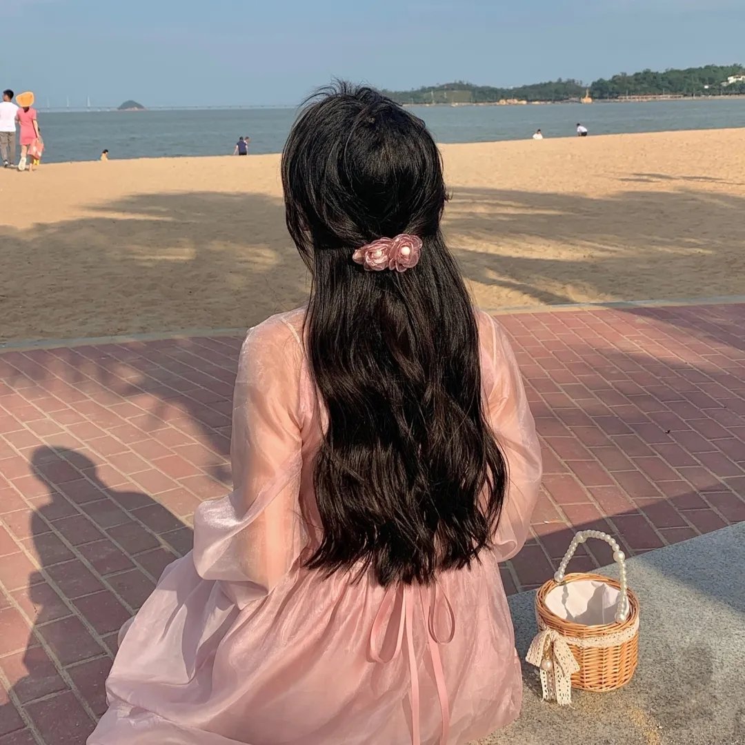 俺娘田小草海报